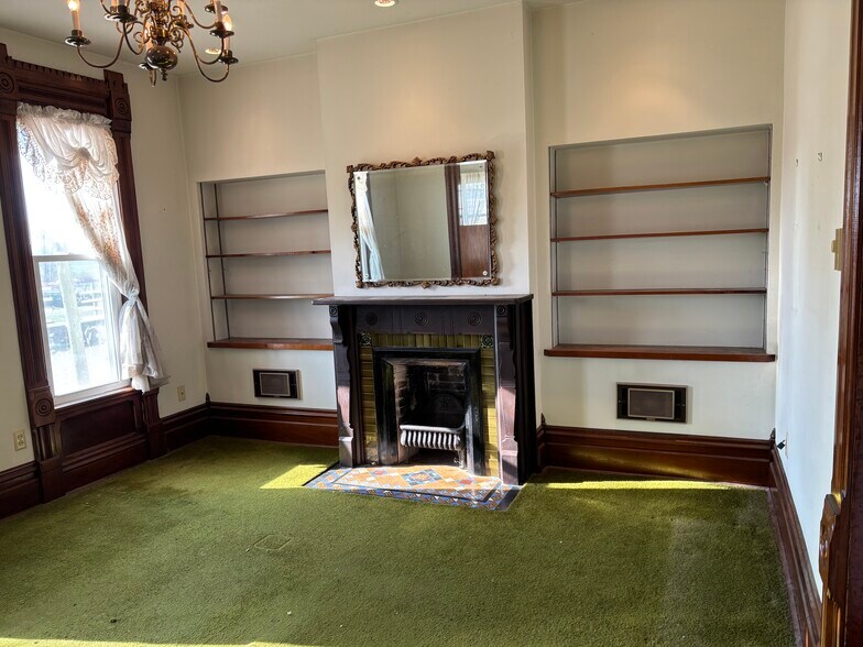 Living Room - 10442 Swamp Rd