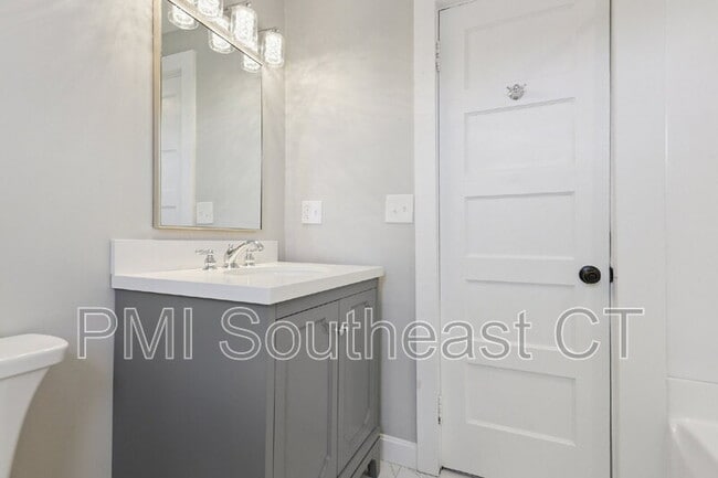 Building Photo - 9 Haigh Ave