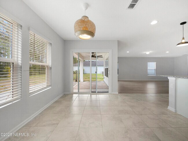 Building Photo - 597 Meadow Ridge Dr