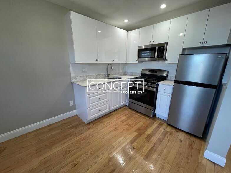 Building Photo - 67 Shawmut St