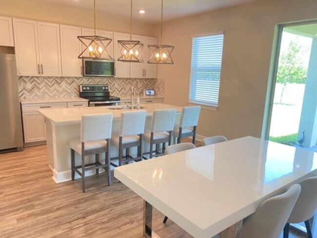 Building Photo - Beautiful 4 Bedroom Home in Amazing Wesley...