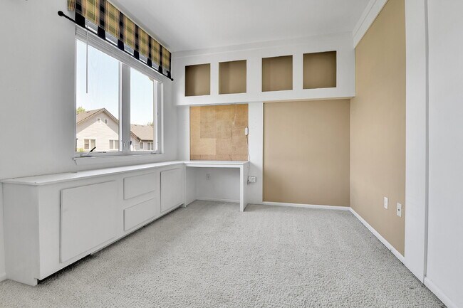 Building Photo - $2,350.00 - 2 Beds, 2 Baths, Condo in Litt...