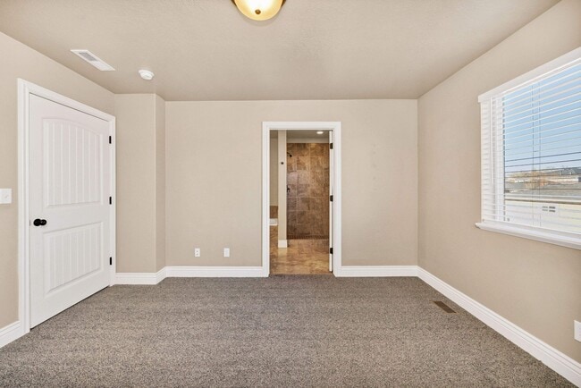 Building Photo - 87 E 780 S