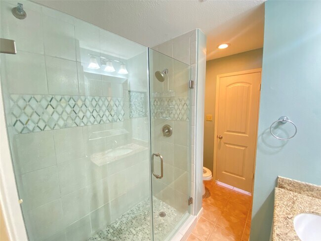 Building Photo - 7700 Seawall Blvd
