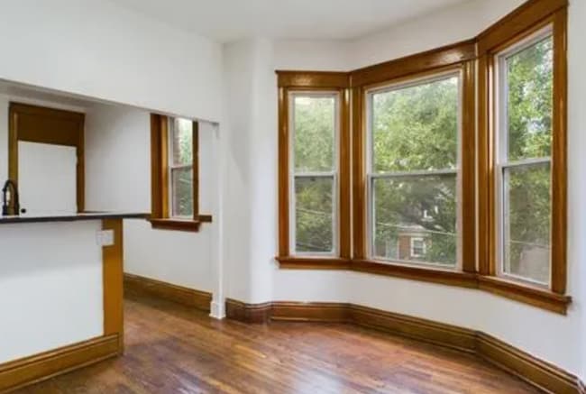 Building Photo - 1106 E 40th St