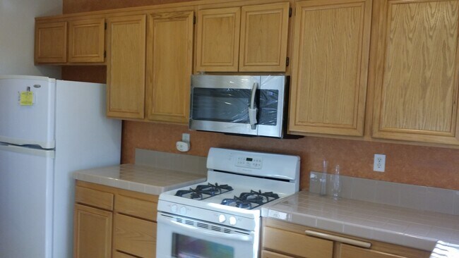 Building Photo - 101 Peppertree Ln