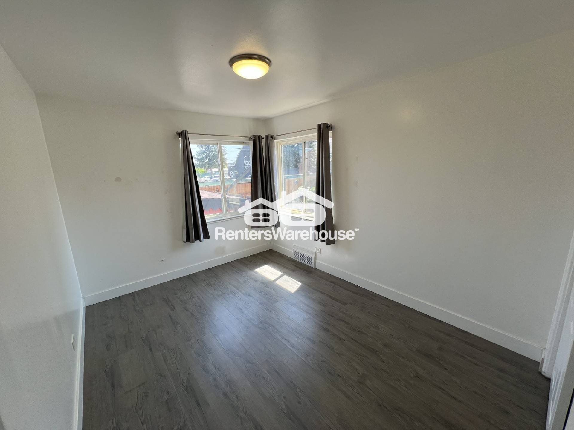 Building Photo - 342 S Alcott St