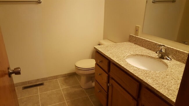 Building Photo - 703B Burgess Dr