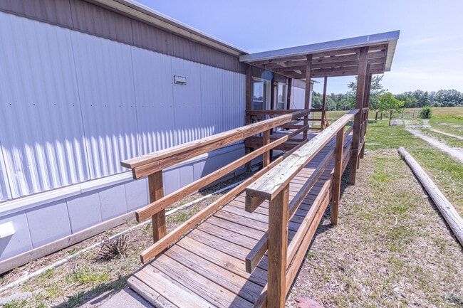 Building Photo - 16950 N Davis Rd