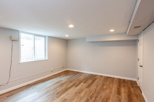 Building Photo - 4033 Meade St