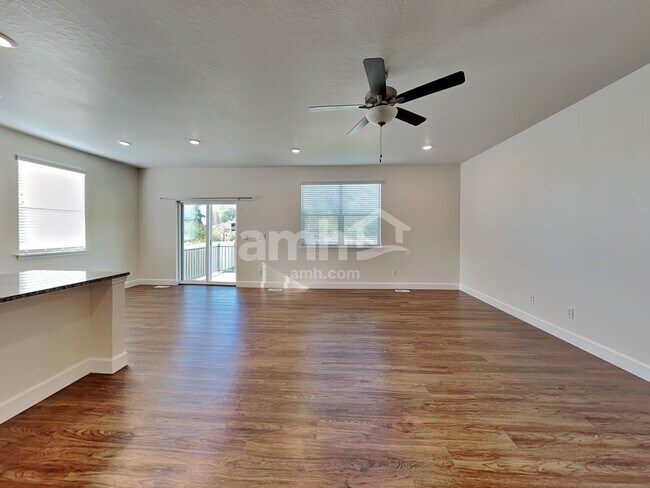 Building Photo - 2997 E S Village Dr