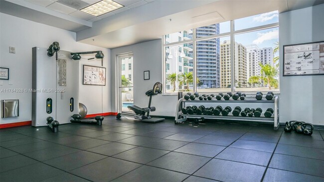 Building Photo - 1200 Brickell Bay Dr