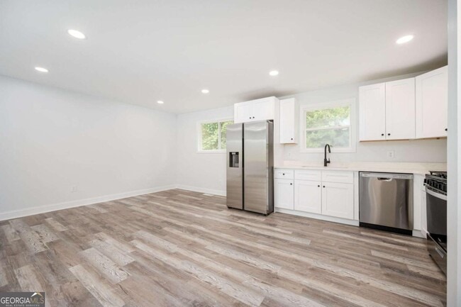 Building Photo - 3801 Hogan Rd SW