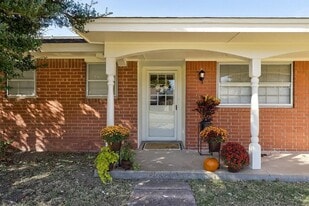 Building Photo - 9101 S Winston Way