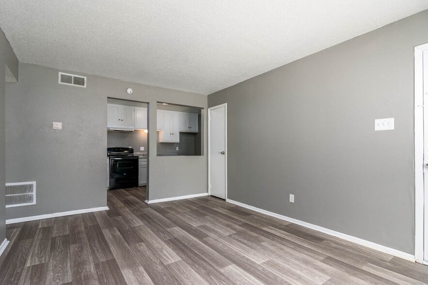 1x1 B - Sherwood Park