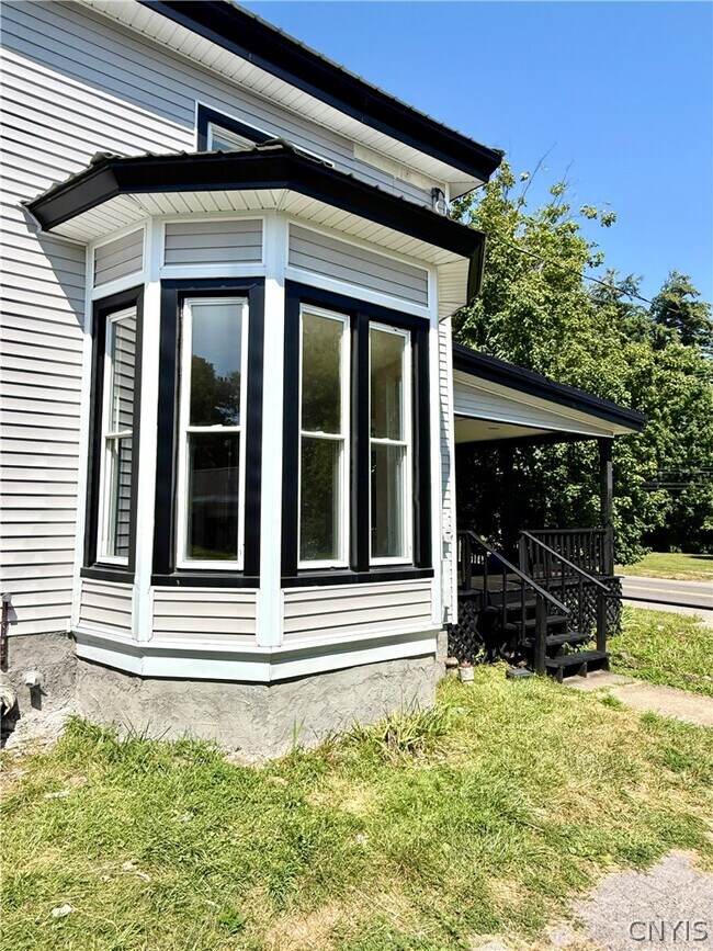 Building Photo - 4921 Jefferson St