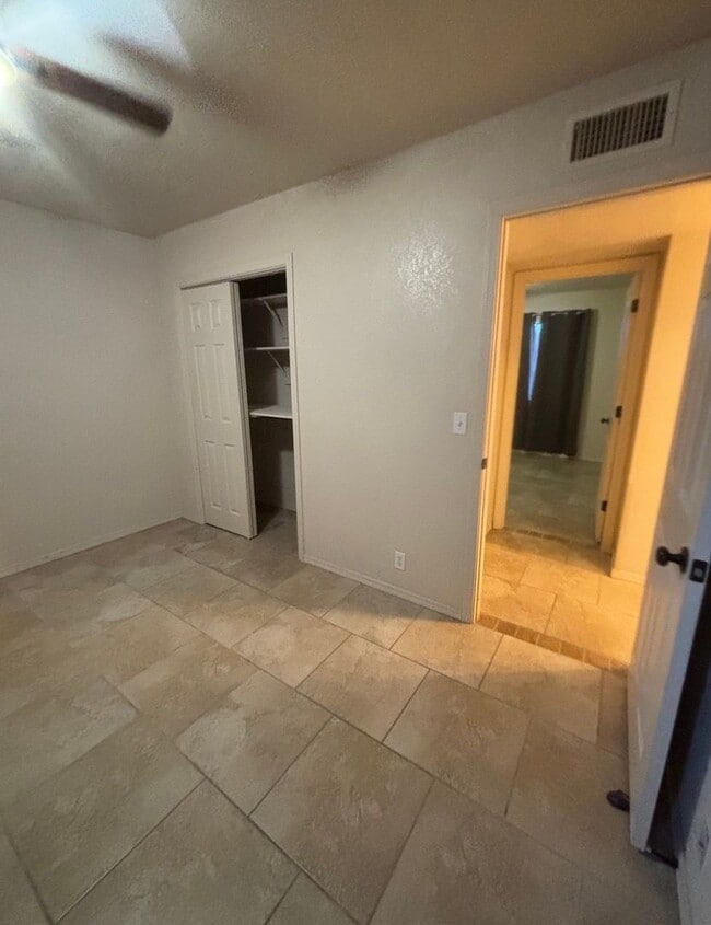 Building Photo - 3 Bedroom - 2 Bath Home