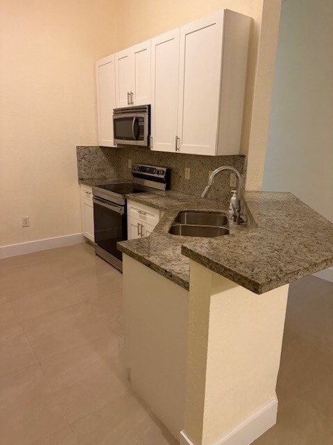 Building Photo - 2304 NE 37th Terrace