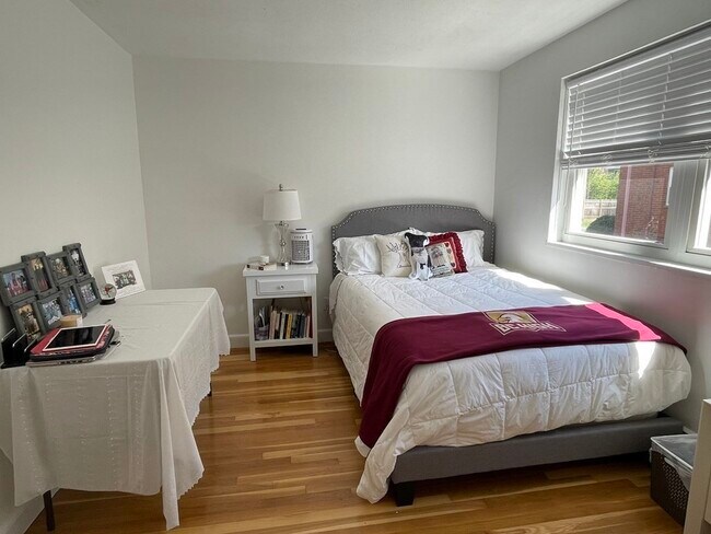 Building Photo - 32 Whitman Rd