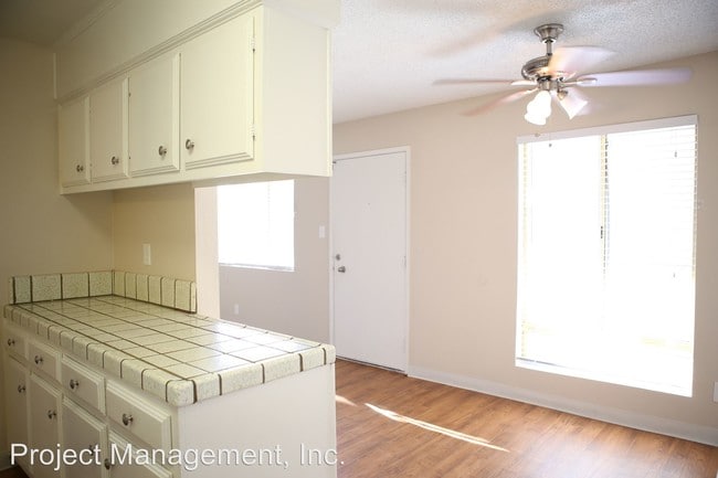 Building Photo - 2740 Elvyra Way