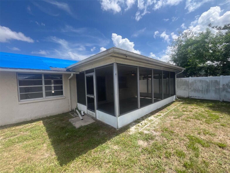 Building Photo - 6646 Albemarle Pkwy