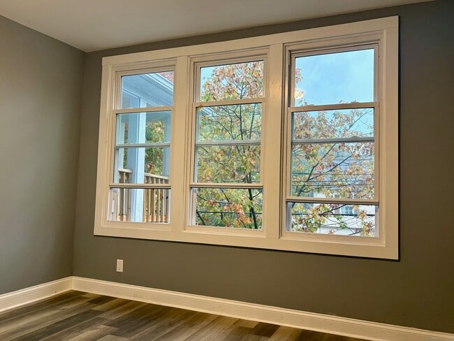 Building Photo - 8 Read St