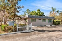 Building Photo - TWO BEDROOM APARTMENT AVAILABLE!