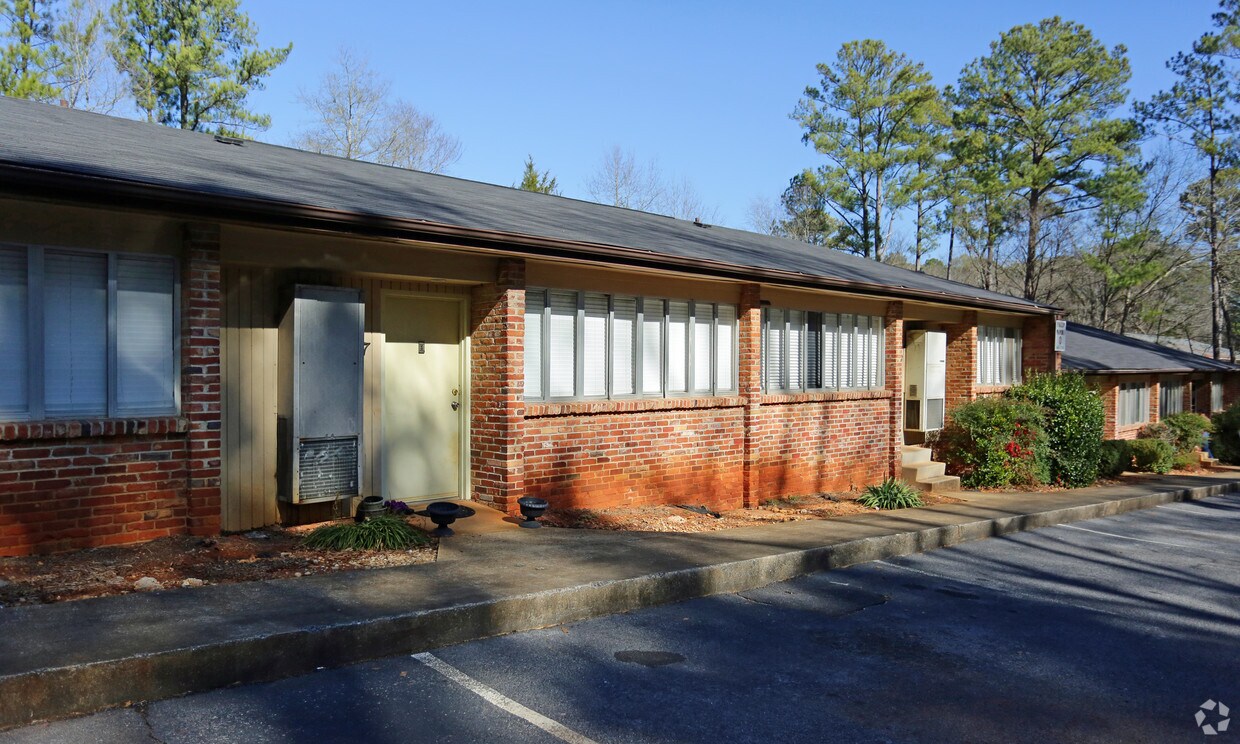 Falcon Manor Apartments Montevallo