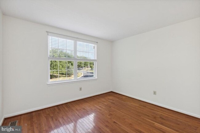 Building Photo - 146 Canterbury Ln