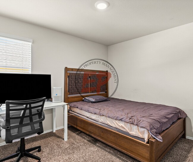 Building Photo - 7209 Llano Dr