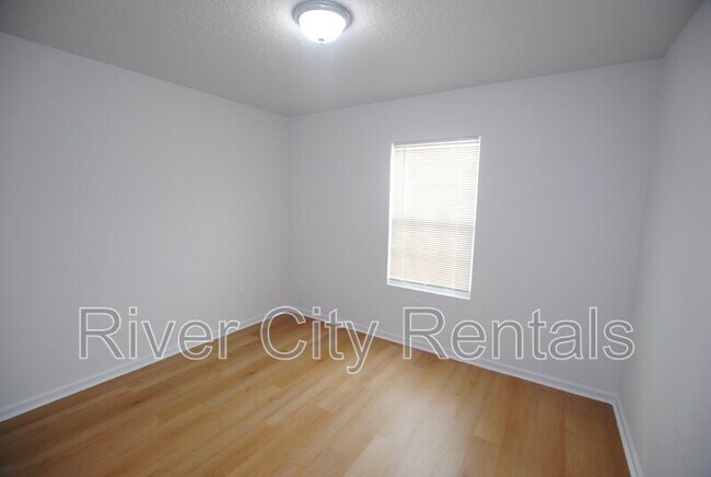 Building Photo - 5749 Silver Sands Cir