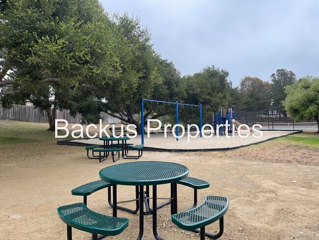 Building Photo - 14685 Charter Oak Blvd