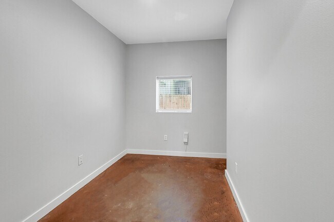 Building Photo - 1504 Cleveland St