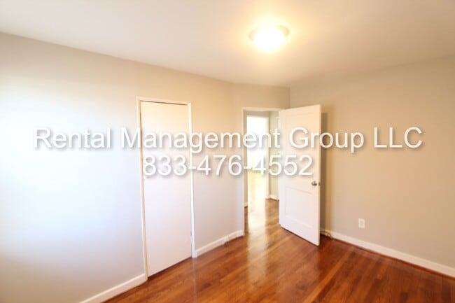 Building Photo - 3 Bedroom 1.5Bath - New On The Market! Better Hurry To See This One!!