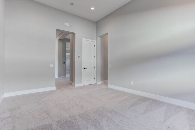 Building Photo - 4778 Outlook Peak St