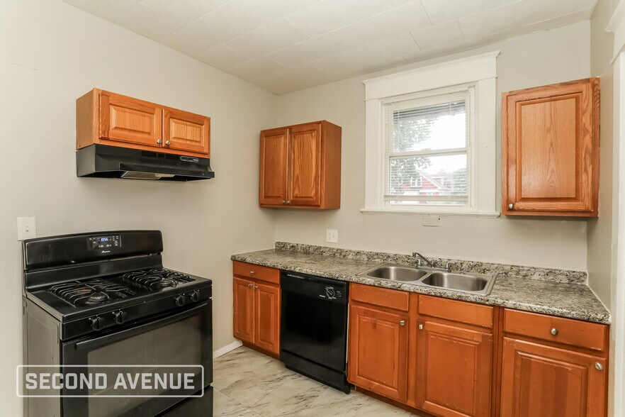 Building Photo - 4055 Palos St