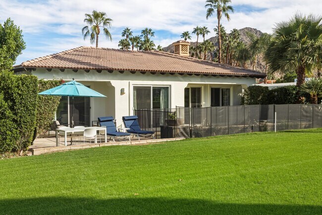 Building Photo - 45737 Club Dr