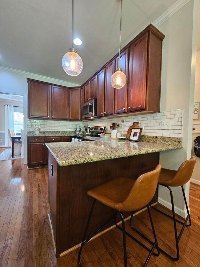 Building Photo - GRASSFIELD - Lauren's Cove