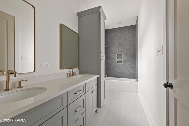 Building Photo - 121 Mayberry Grv St