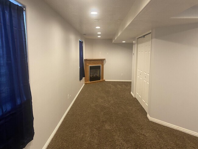 Building Photo - 259 W 1825 N