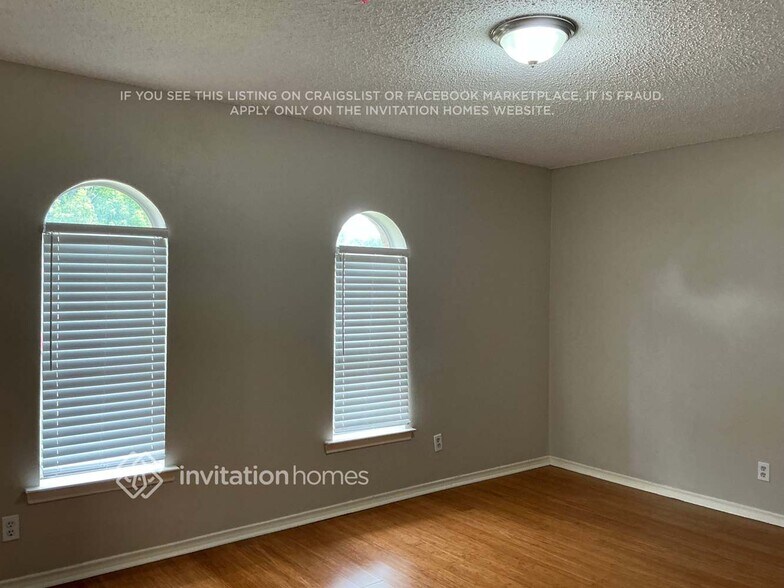 Building Photo - 1506 Mayfield Ave