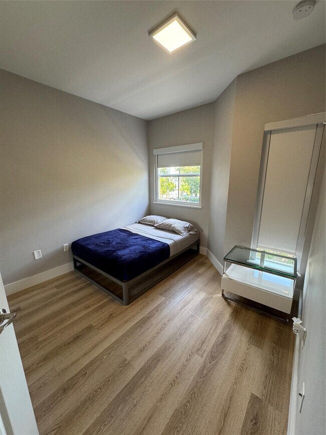 Building Photo - 2710 NE 184th Terrace