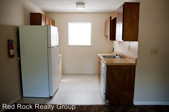 Building Photo - 1337 15th Ave S