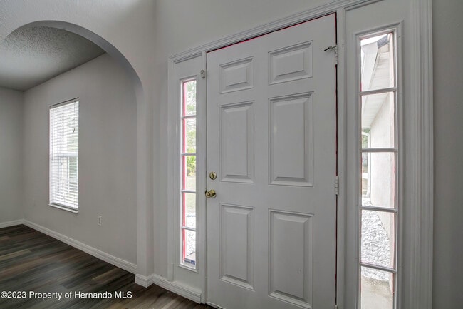 Building Photo - 6322 Grapewood Rd