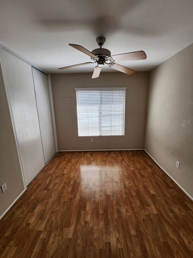 Building Photo - 4 Bedroom House in Eastlake - Championship Classics Community