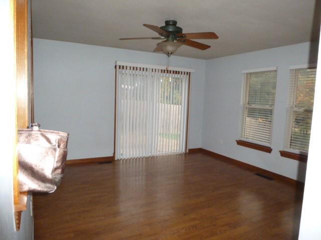 Building Photo - 2421 Sandra Dr