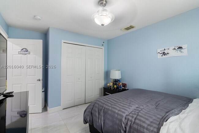 Building Photo - 5605 NW 109th Ave