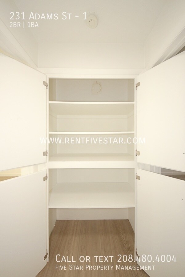 Building Photo - 231 Adams St