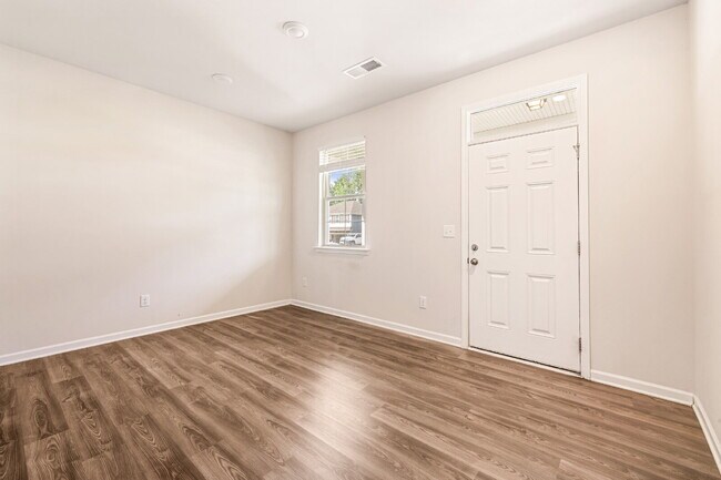 Building Photo - Spacious 4-Bedroom Gem with 2.5 Baths –2216 Sussex Road in York, SC with Clover Schools! Monthly ...