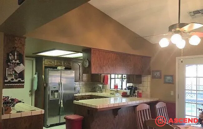Building Photo - Quaint Home Near Pacheco and Stine!